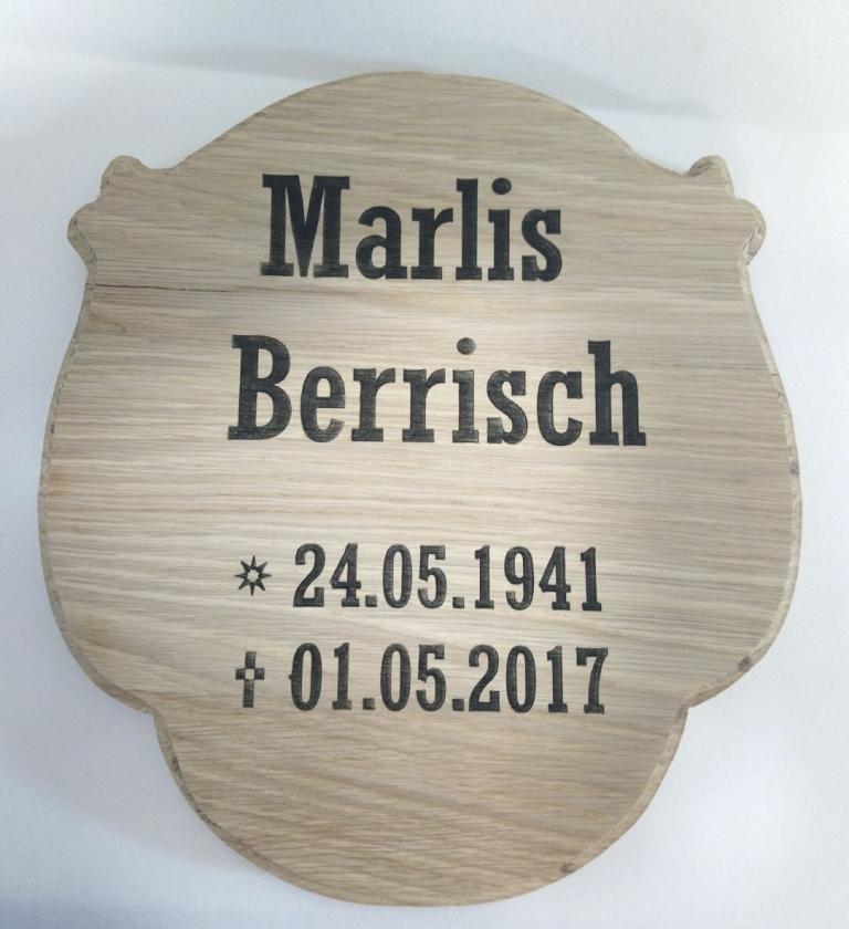 Grabtafel aus Eichenholz