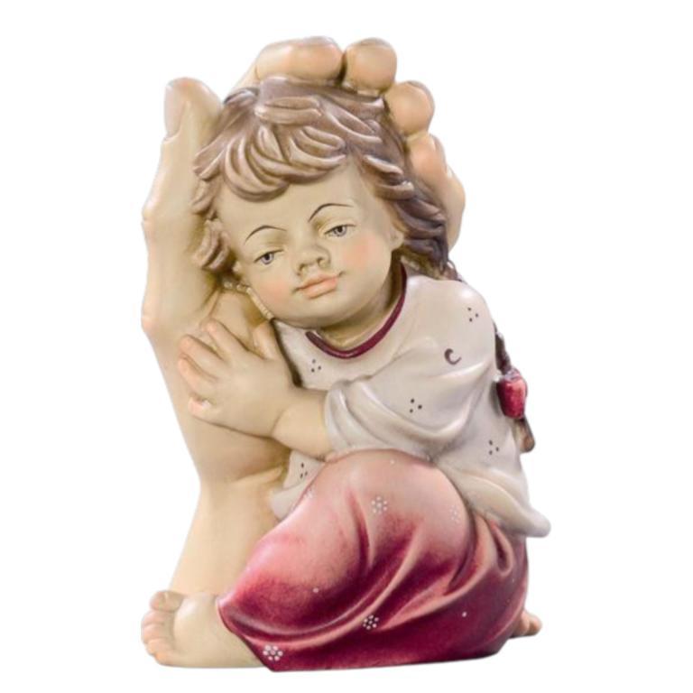 maedchen-in-schuetzender-hand-color