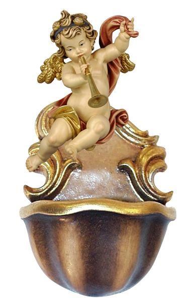 Eine kleine Engelsfigur mit Flöte sitzt auf einer halbrunden goldbraunen Basis.